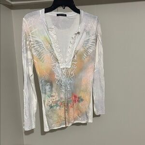 London Fog White Long Sleeve Angel Graphic V-Neck Top